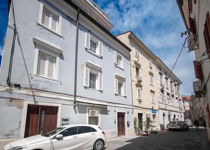 Appartement Razkosen Razgled Na Piransko Pristanisce - Luxurious Port Of View *